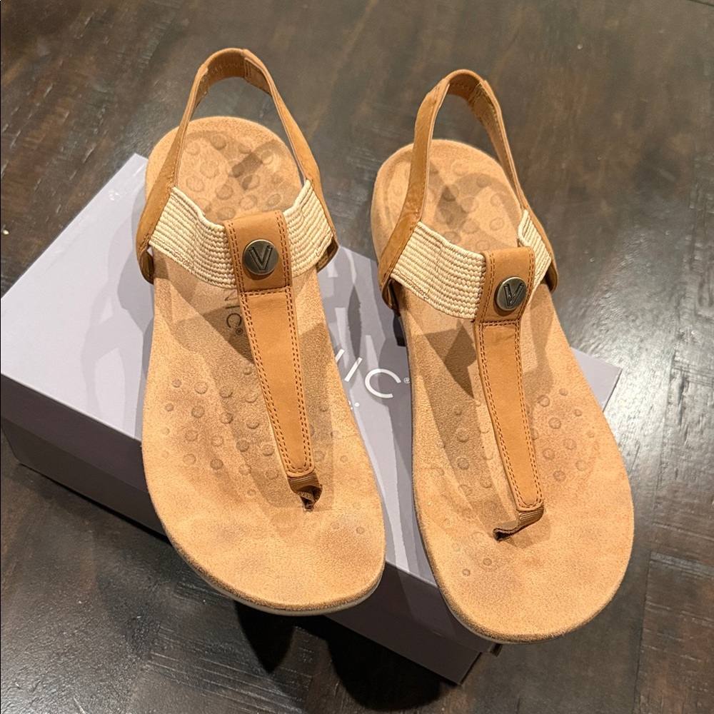 Vionic Tan and Cream T-Strap Slingback Sandals